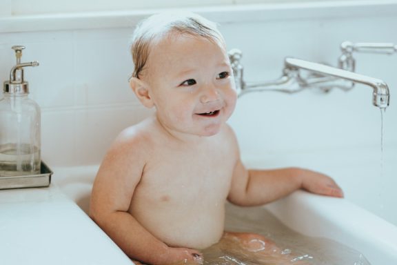 S&T INC. Exfoliating and Massaging Cradle Cap Bath Brushes for Baby, 